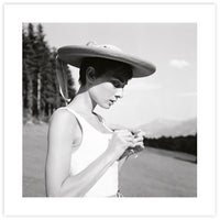 Audrey Hepburn - The Good Poster Co. - Paper Size : 40.6 x 40.6 cm