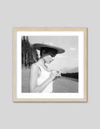 Audrey Hepburn - The Good Poster Co. - Paper Size : 40.6 x 40.6 cm