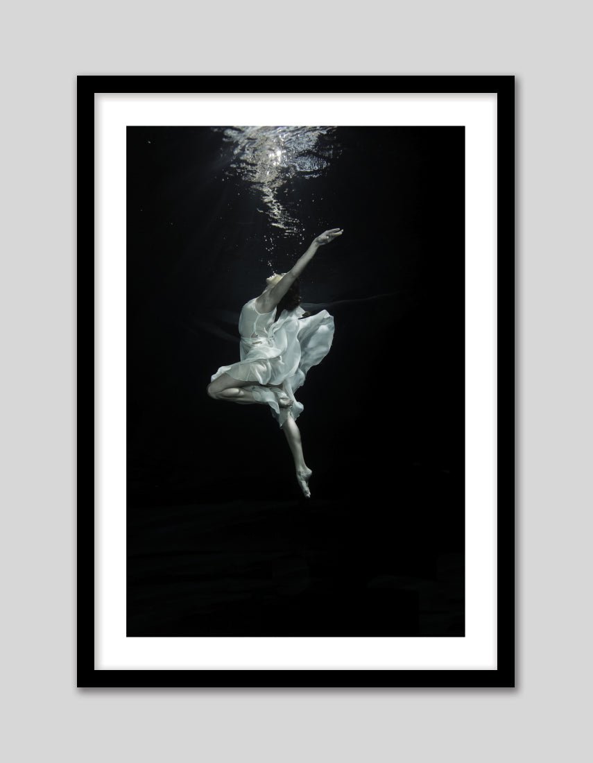 Underwater Ballerina - The Good Poster Co. - Paper Size : 29.7 x 42.0 cm A3